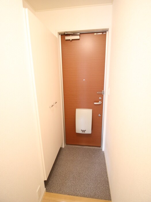 物件内観写真17　(玄関)