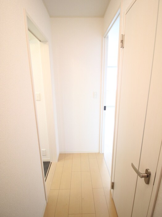 物件内観写真19　(廊下)