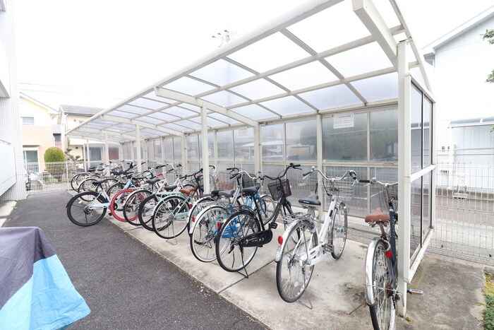 物件外観写真3　(駐輪場)