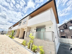 ホワイトレーク大萱外観写真