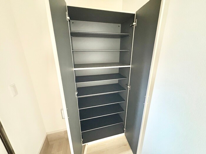 物件内観写真15　(靴箱)