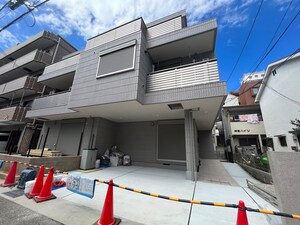 ファミーユ神若外観写真