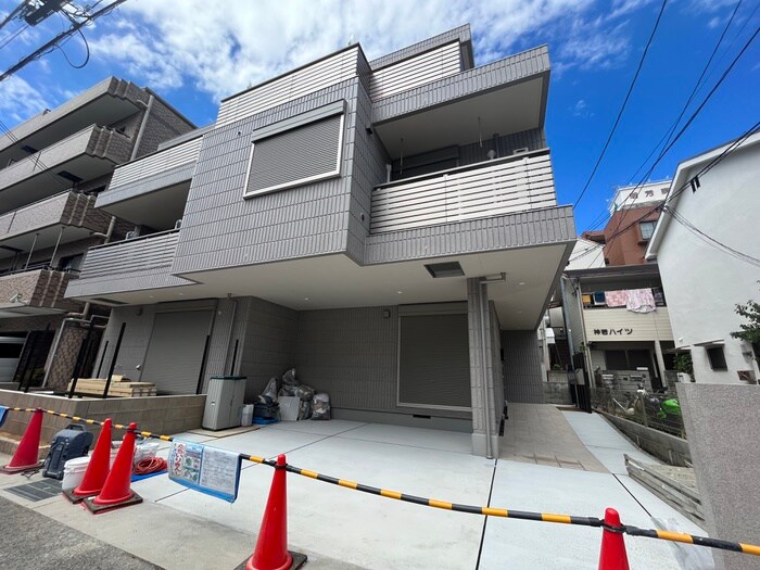 物件外観写真1　(建築中)