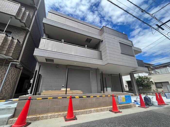 物件外観写真2　(建築中)