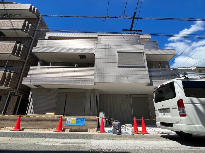 物件外観写真3　(建築中)