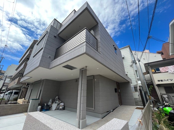 物件外観写真4　(建築中)