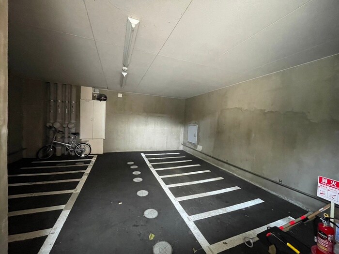 物件外観写真5　(駐輪場)