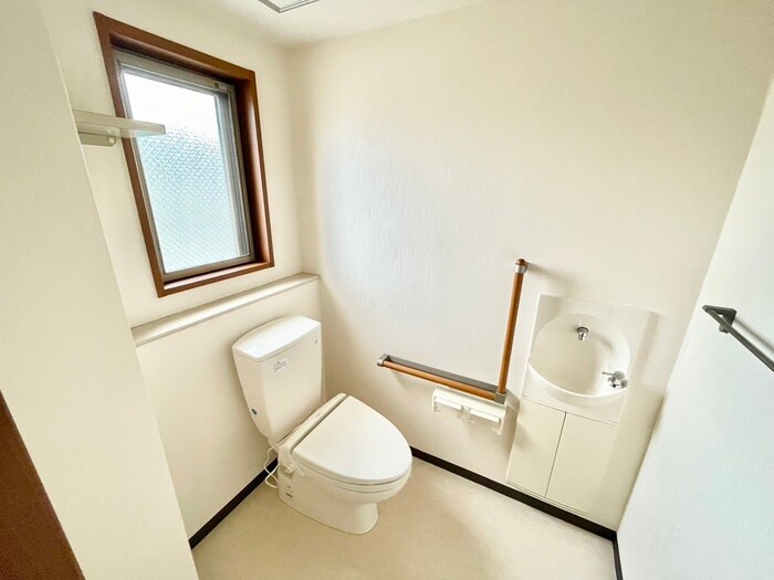 物件内観写真15　(トイレ)