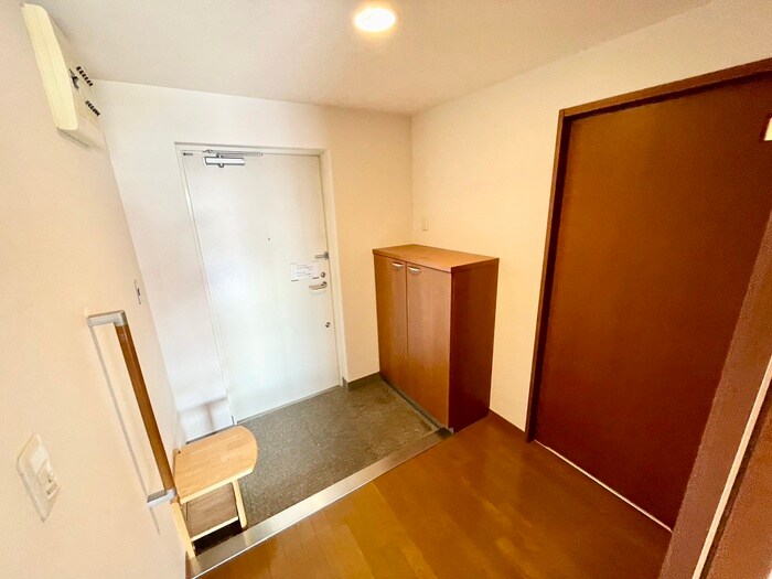 物件内観写真18　(玄関)