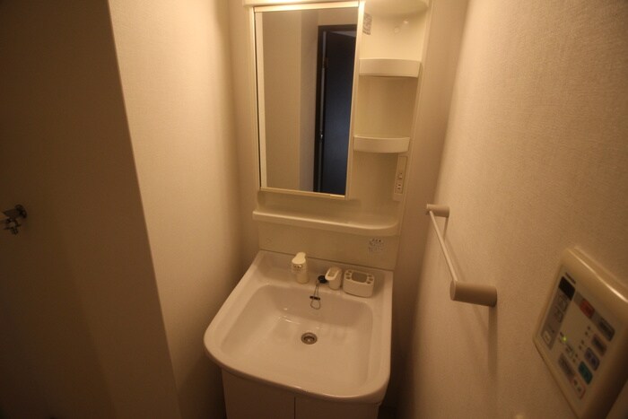 物件内観写真8　(洗面)