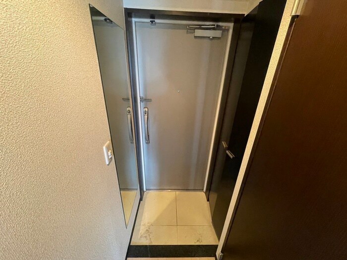 物件内観写真10　(玄関)