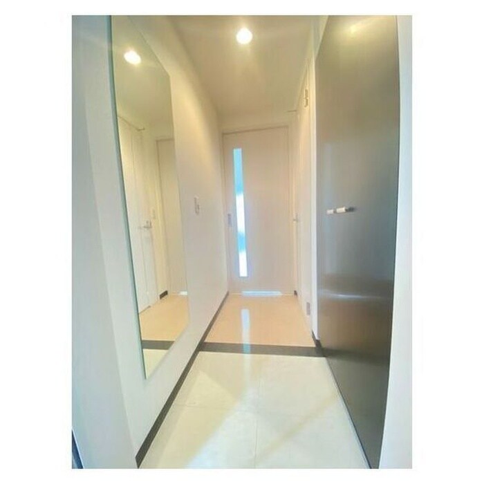 物件内観写真12　(玄関)