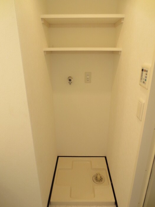 物件内観写真15　(洗濯機置場)