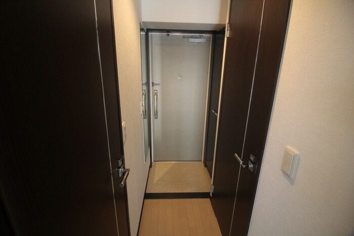 物件内観写真16　(玄関)