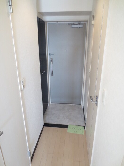 物件内観写真16　(玄関)