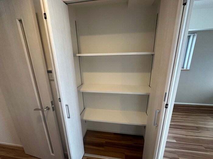 物件内観写真16　(収納)