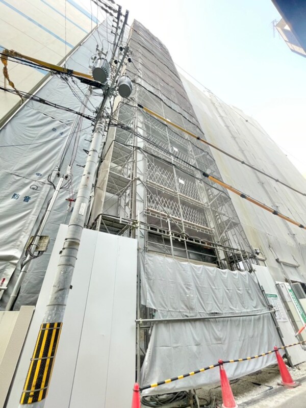 建築中