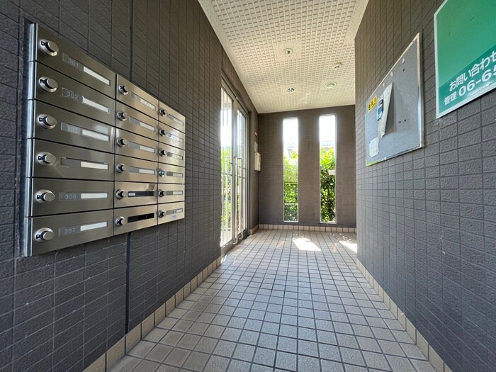 物件外観写真4　(エントランス部分)