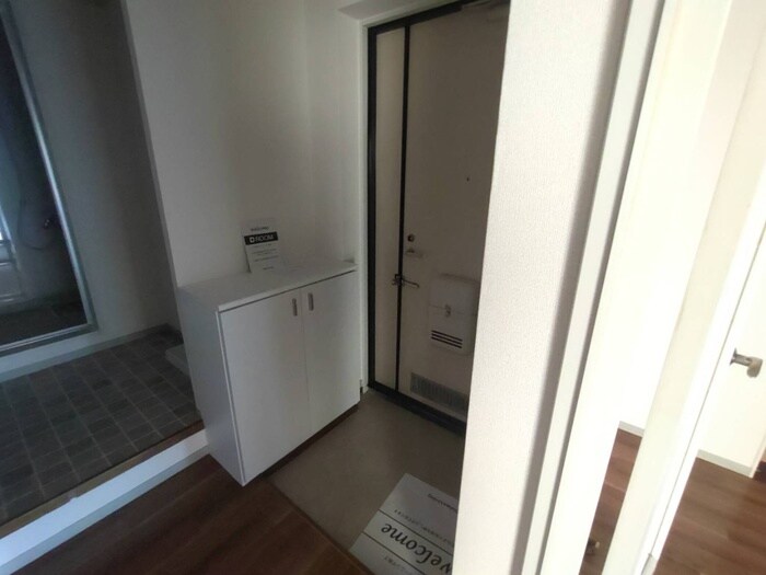 物件内観写真17　(玄関)