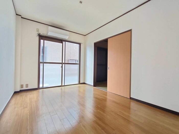 物件内観写真6　(居室)