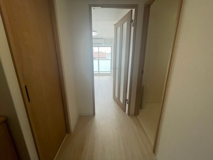 物件内観写真14　(廊下)