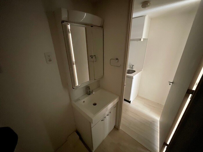 物件内観写真12　(洗面)