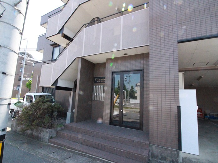 物件外観写真5　(エントランス部分)