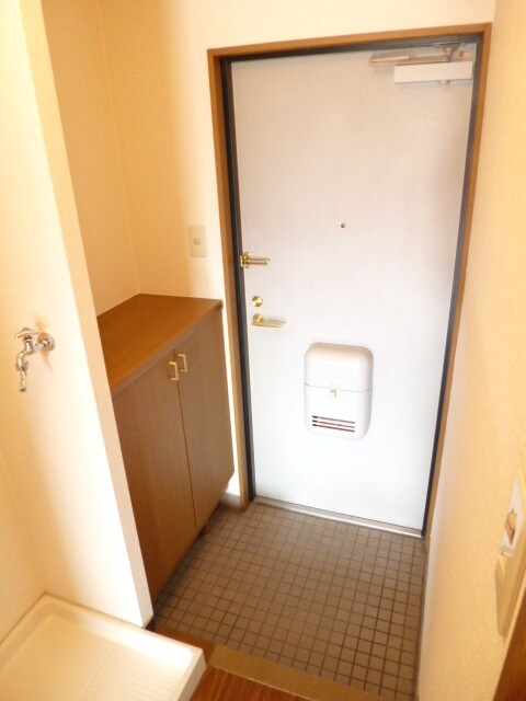 物件内観写真14　(玄関)