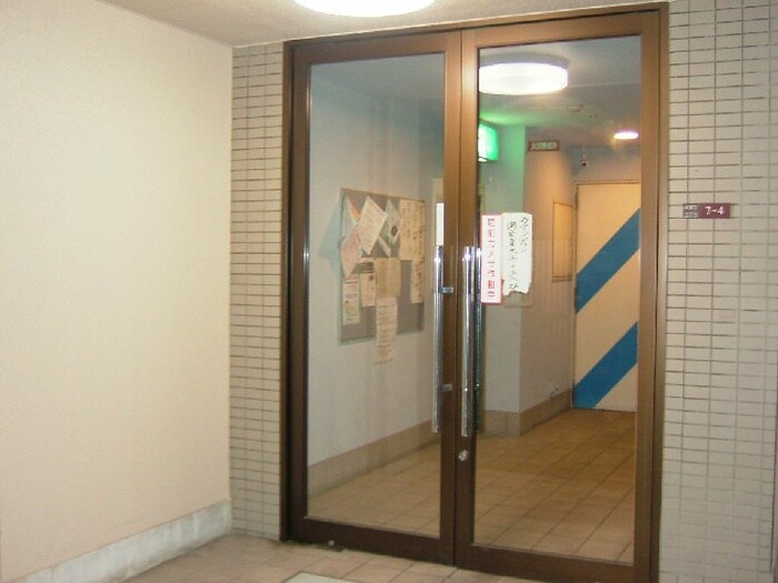 物件外観写真2　(エントランス部分)