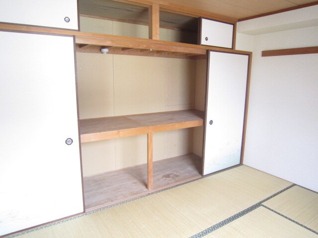 物件内観写真12　(収納)