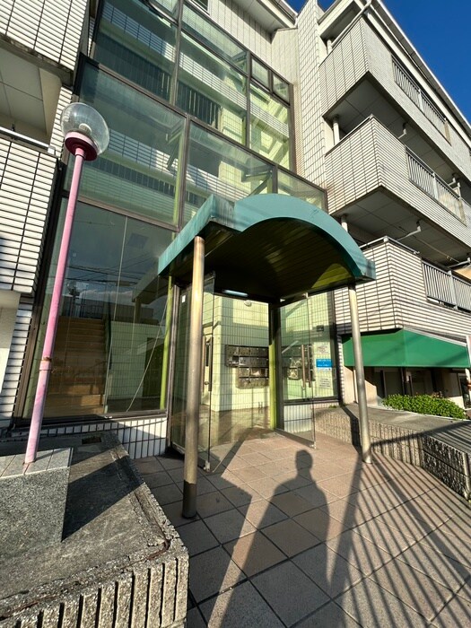 物件外観写真6　(エントランス部分)