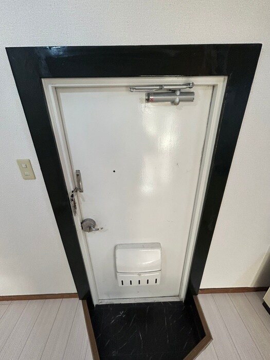 物件内観写真14　(玄関)