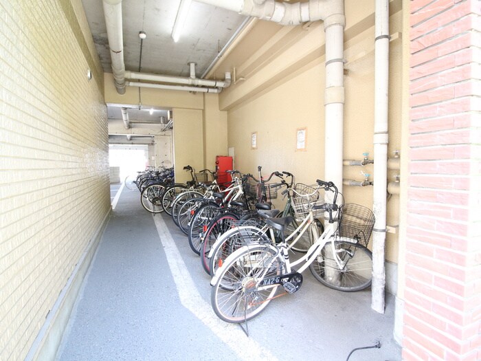 物件外観写真5　(駐輪場)