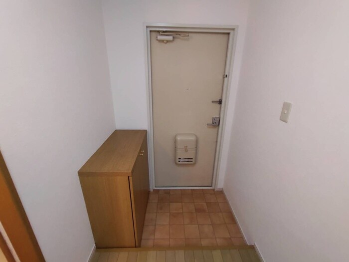 物件内観写真16　(玄関)