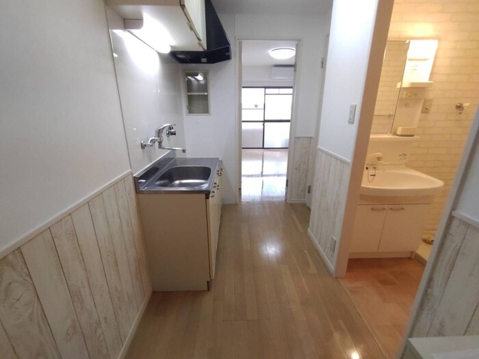 物件内観写真17　(廊下)