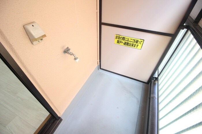 物件内観写真11　(洗濯機置場)