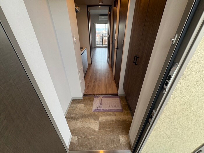 物件内観写真7　(玄関)