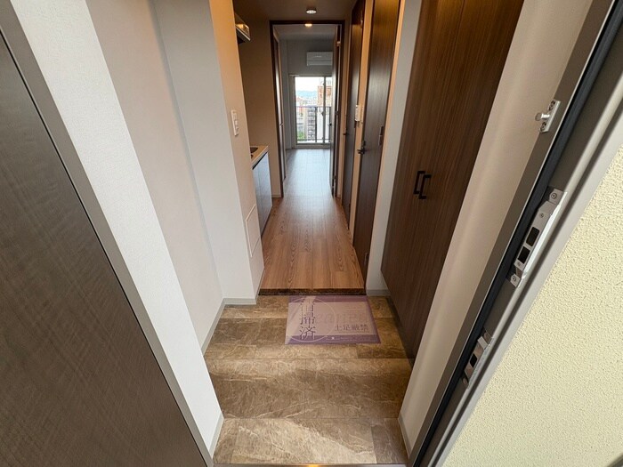 物件内観写真7　(玄関)