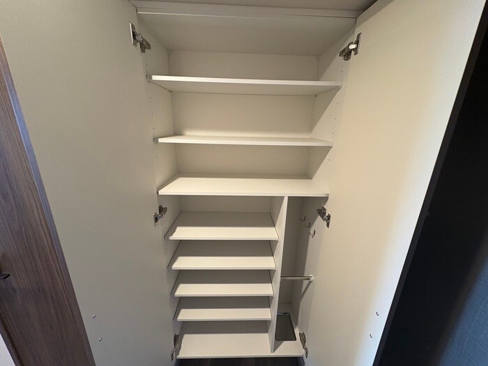 物件内観写真8　(靴箱)