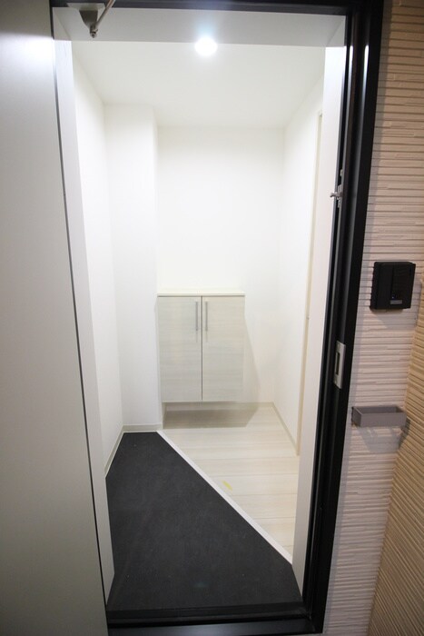物件内観写真13　(玄関)