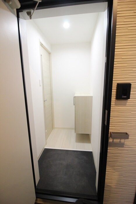 物件内観写真13　(玄関)