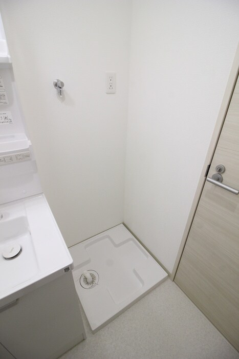 物件内観写真16　(洗濯機置場)