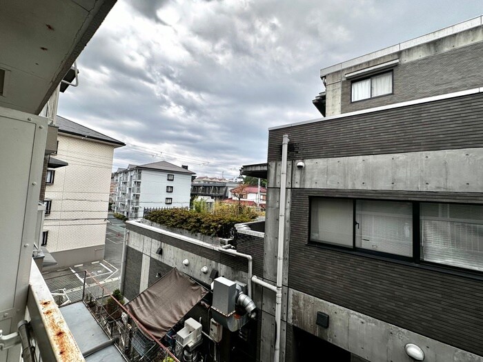 物件内観写真18　(室内からの展望)