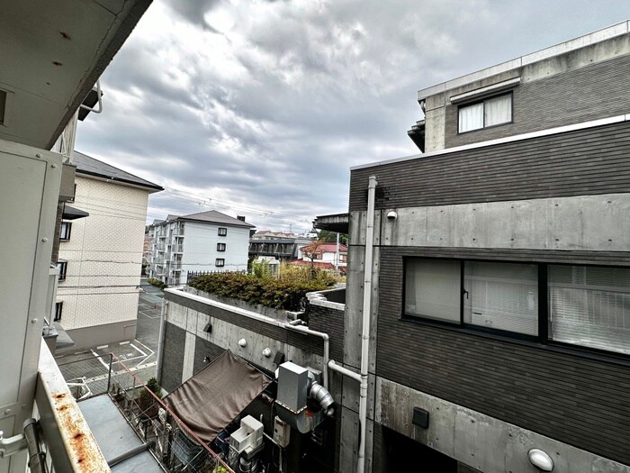 物件内観写真22　(室内からの展望)