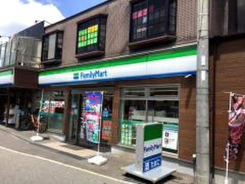 ファミリーマート中石切店