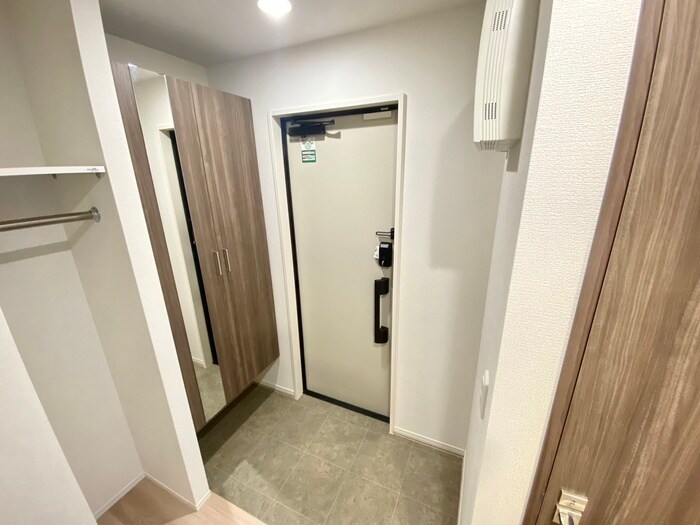 物件内観写真17　(玄関)