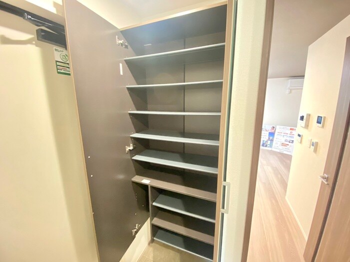 物件内観写真18　(靴箱)