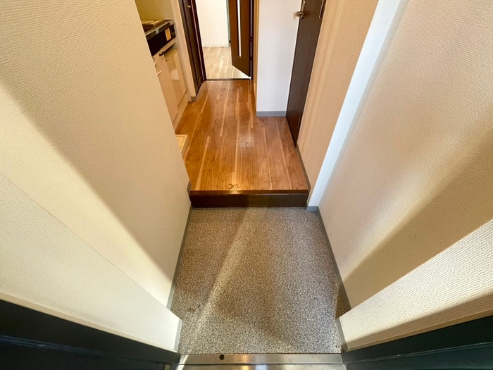 物件内観写真18　(玄関)