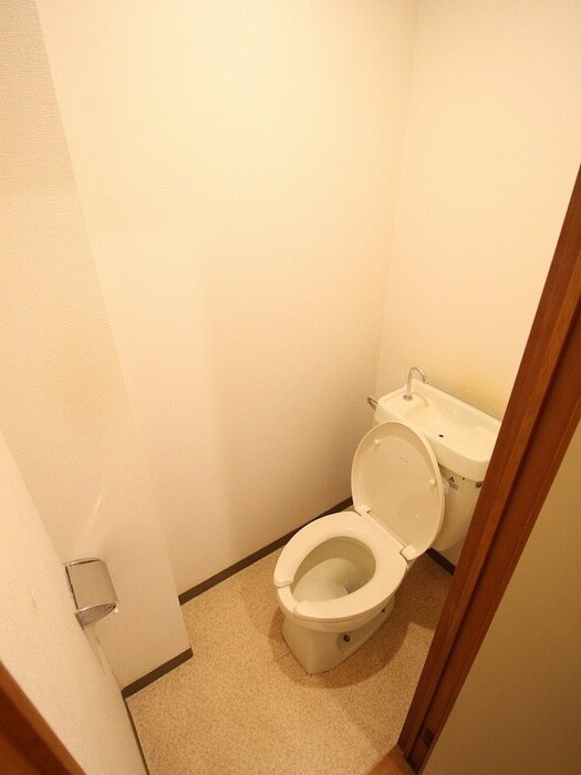 物件内観写真8　(トイレ)