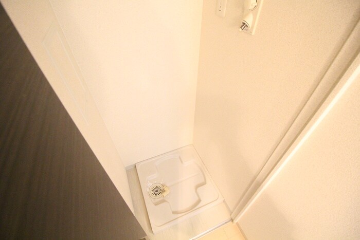 物件内観写真14　(洗濯機置場)